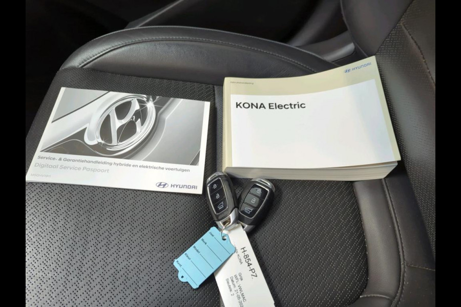 Hyundai Kona EV Premium 64 kWh NL AUTO | CAMERA | STOELKOELING | STOELVERW | ! 2DE PINKSTERDAG GEOPEND VAN 10:00 UUR T/M 17:00 UUR