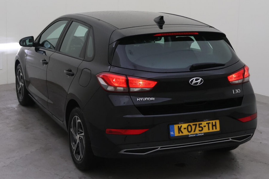 Hyundai i30 1.0 T-GDi MHEV Comfort Smart NL AUTO | CAMERA | CARPLAY | ! 2DE PINKSTERDAG GEOPEND VAN 10:00 UUR T/M 17:00 UUR