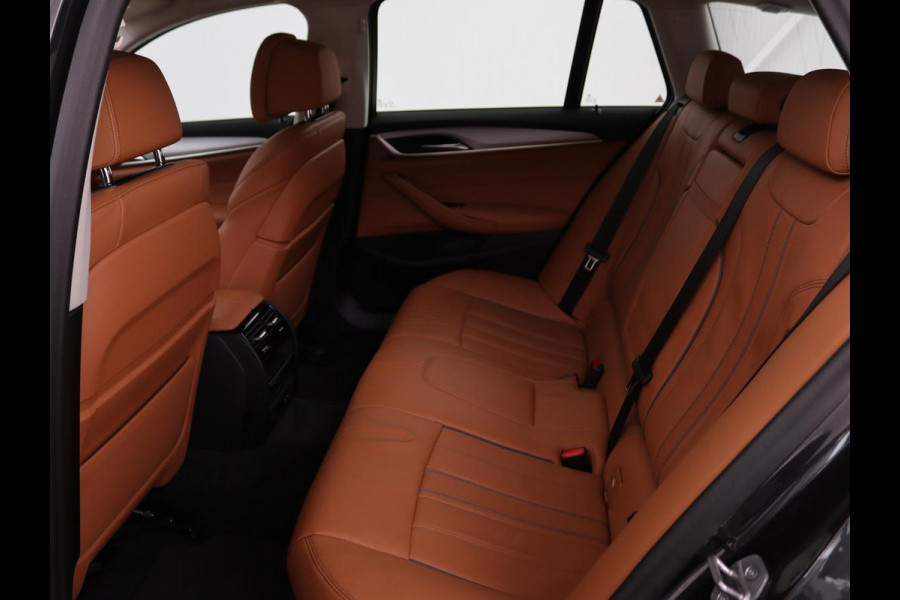 BMW 5 Serie 530e Business Edition Plus | LaserLight | Leder | Stoelverwarming | Carplay | Live Cockpit | Navigatie | Memory | Parkeerhulp | Climate control