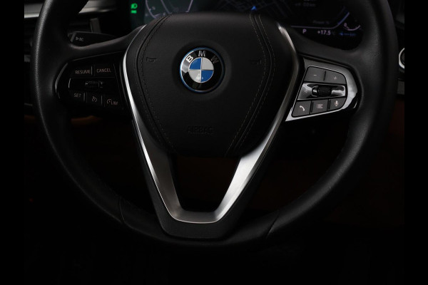BMW 5 Serie 530e Business Edition Plus | LaserLight | Leder | Stoelverwarming | Carplay | Live Cockpit | Navigatie | Memory | Parkeerhulp | Climate control