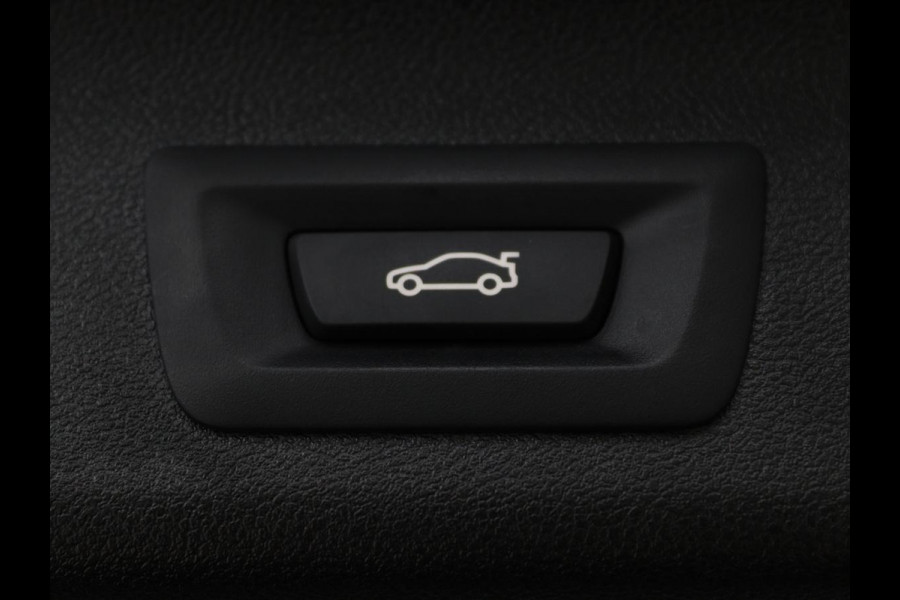 BMW 5 Serie 530e Business Edition Plus | LaserLight | Leder | Stoelverwarming | Carplay | Live Cockpit | Navigatie | Memory | Parkeerhulp | Climate control