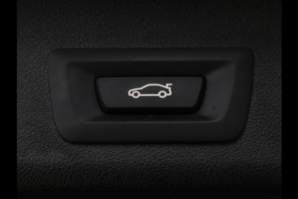 BMW 5 Serie 530e Business Edition Plus | LaserLight | Leder | Stoelverwarming | Carplay | Live Cockpit | Navigatie | Memory | Parkeerhulp | Climate control