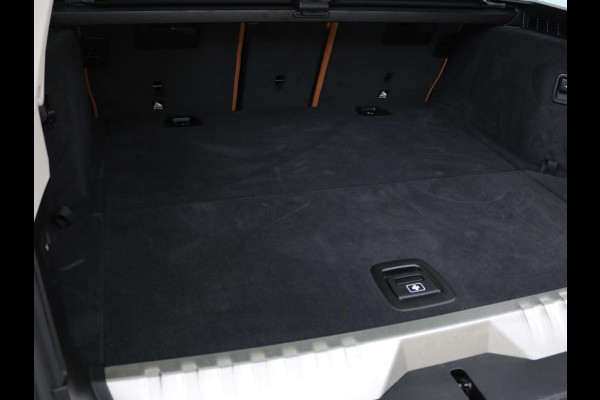 BMW 5 Serie 530e Business Edition Plus | LaserLight | Leder | Stoelverwarming | Carplay | Live Cockpit | Navigatie | Memory | Parkeerhulp | Climate control