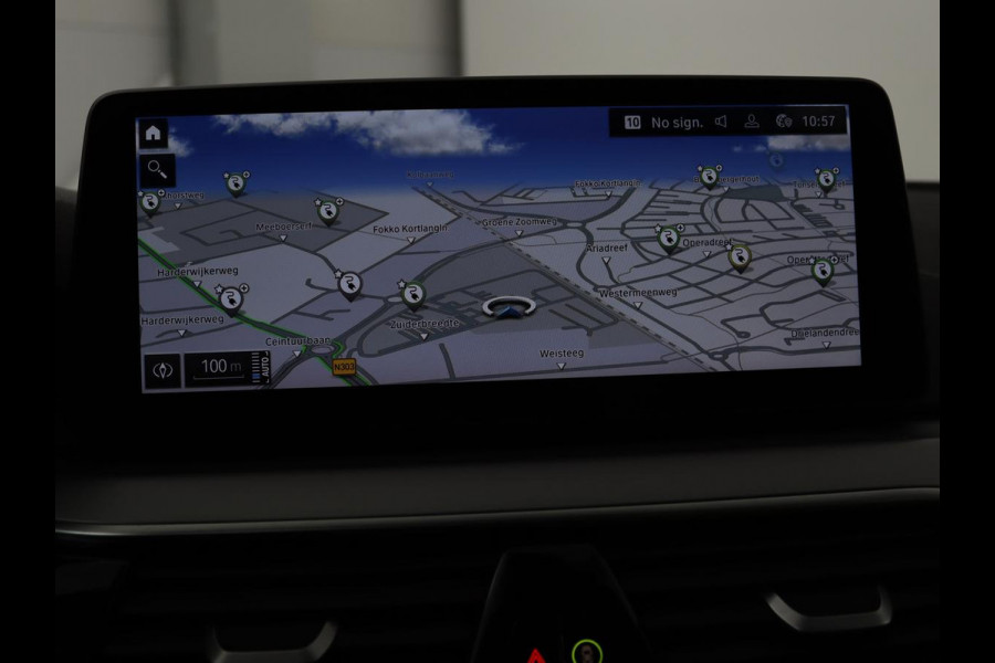 BMW 5 Serie 530e Business Edition Plus | LaserLight | Leder | Stoelverwarming | Carplay | Live Cockpit | Navigatie | Memory | Parkeerhulp | Climate control
