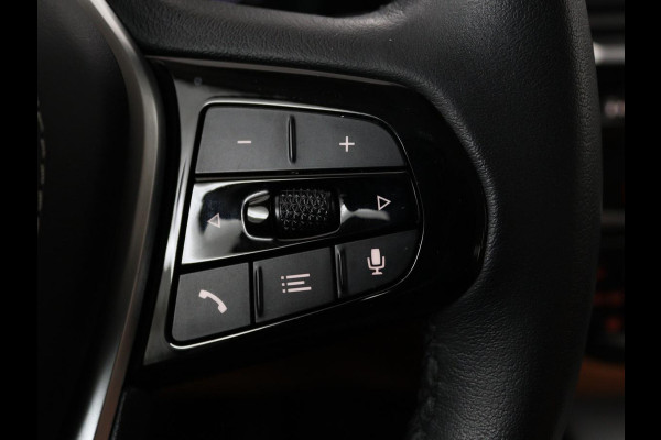 BMW 5 Serie 530e Business Edition Plus | LaserLight | Leder | Stoelverwarming | Carplay | Live Cockpit | Navigatie | Memory | Parkeerhulp | Climate control
