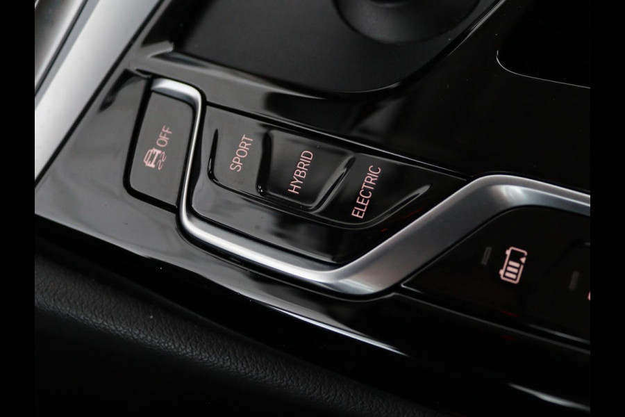 BMW 5 Serie 530e Business Edition Plus | LaserLight | Leder | Stoelverwarming | Carplay | Live Cockpit | Navigatie | Memory | Parkeerhulp | Climate control