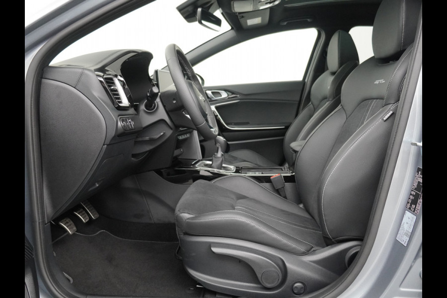 Kia Ceed 1.5 T-GDi GT-Line - Cruise Control - Climate Control - Navigatie - Stoel/Stuurverwarming - Fabrieksgarantie Tot 2032