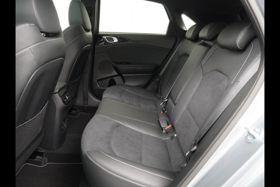 Kia Ceed 1.5 T-GDi GT-Line - Cruise Control - Climate Control - Navigatie - Stoel/Stuurverwarming - Fabrieksgarantie Tot 2032