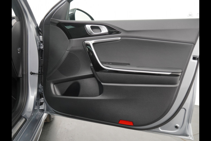 Kia Ceed 1.5 T-GDi GT-Line - Cruise Control - Climate Control - Navigatie - Stoel/Stuurverwarming - Fabrieksgarantie Tot 2032