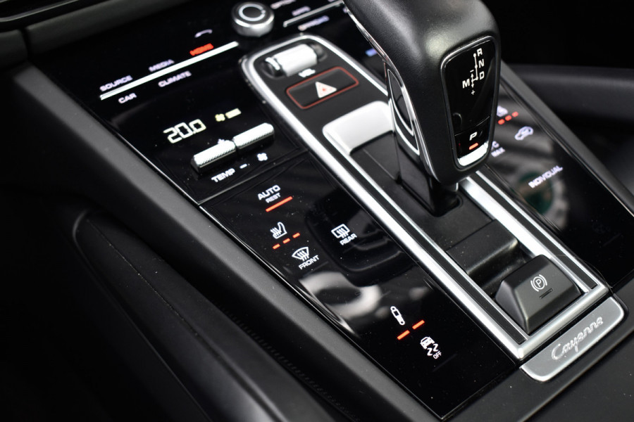 Porsche Cayenne Coupé (8-7 beschikbaar) 3.0 E-Hybrid 462pk Sport Design | Panoramadak | 22'' Velgen | ACC | Head-Up | Bose | Sportchrono | Leder Dashbord |