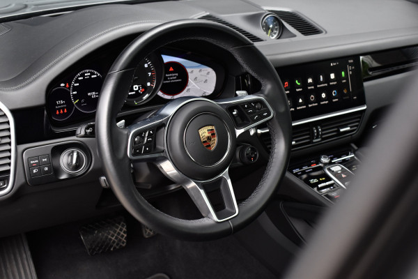 Porsche Cayenne Coupé (8-7 beschikbaar) 3.0 E-Hybrid 462pk Sport Design | Panoramadak | 22'' Velgen | ACC | Head-Up | Bose | Sportchrono | Leder Dashbord |
