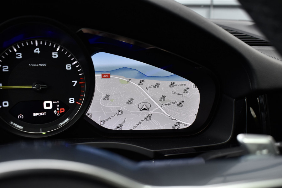 Porsche Cayenne Coupé (8-7 beschikbaar) 3.0 E-Hybrid 462pk Sport Design | Panoramadak | 22'' Velgen | ACC | Head-Up | Bose | Sportchrono | Leder Dashbord |