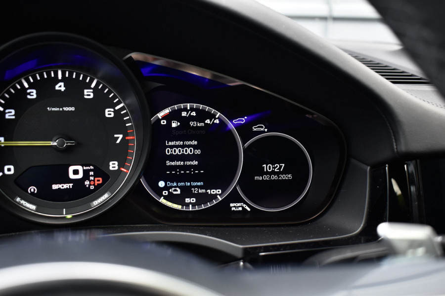 Porsche Cayenne Coupé (8-7 beschikbaar) 3.0 E-Hybrid 462pk Sport Design | Panoramadak | 22'' Velgen | ACC | Head-Up | Bose | Sportchrono | Leder Dashbord |