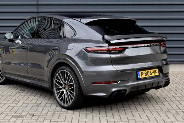 Porsche Cayenne Coupé (8-7 beschikbaar) 3.0 E-Hybrid 462pk Sport Design | Panoramadak | 22'' Velgen | ACC | Head-Up | Bose | Sportchrono | Leder Dashbord |
