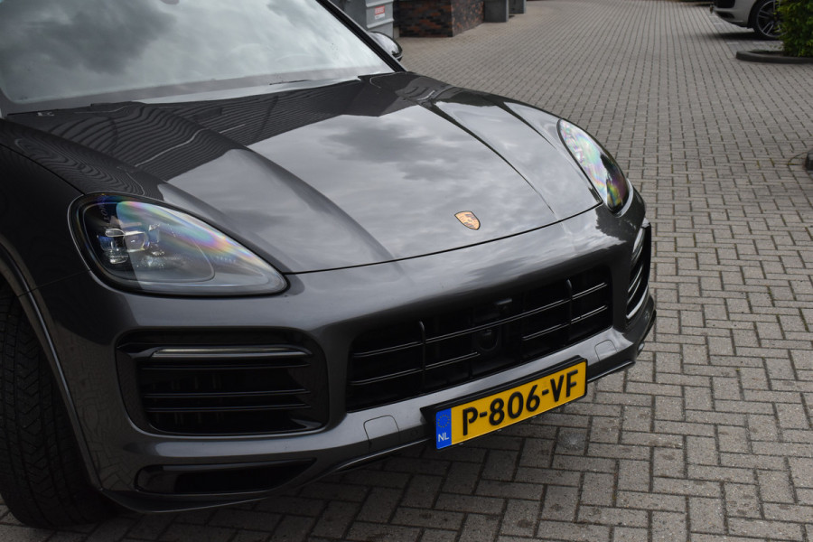 Porsche Cayenne Coupé (8-7 beschikbaar) 3.0 E-Hybrid 462pk Sport Design | Panoramadak | 22'' Velgen | ACC | Head-Up | Bose | Sportchrono | Leder Dashbord |