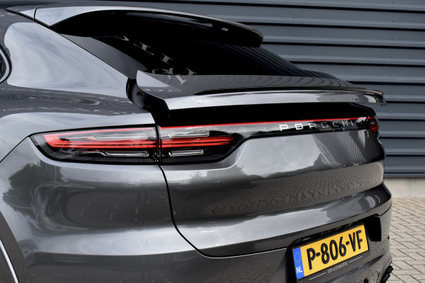 Porsche Cayenne Coupé (8-7 beschikbaar) 3.0 E-Hybrid 462pk Sport Design | Panoramadak | 22'' Velgen | ACC | Head-Up | Bose | Sportchrono | Leder Dashbord |