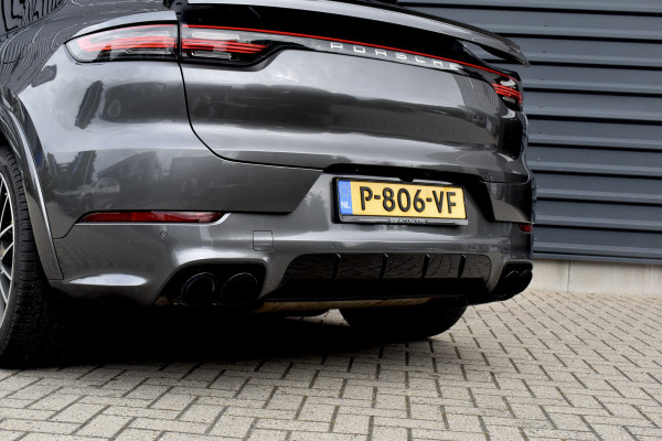 Porsche Cayenne Coupé (8-7 beschikbaar) 3.0 E-Hybrid 462pk Sport Design | Panoramadak | 22'' Velgen | ACC | Head-Up | Bose | Sportchrono | Leder Dashbord |