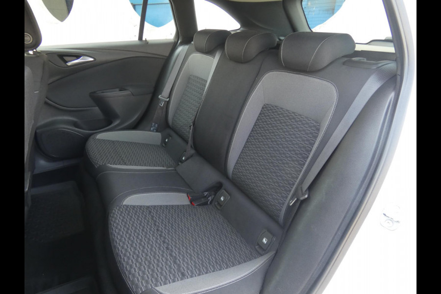 Opel Astra Sports Tourer 1.2 Edition | TREKHAAK | NAVIGATIE | ACHTERUITRIJCAMERA |