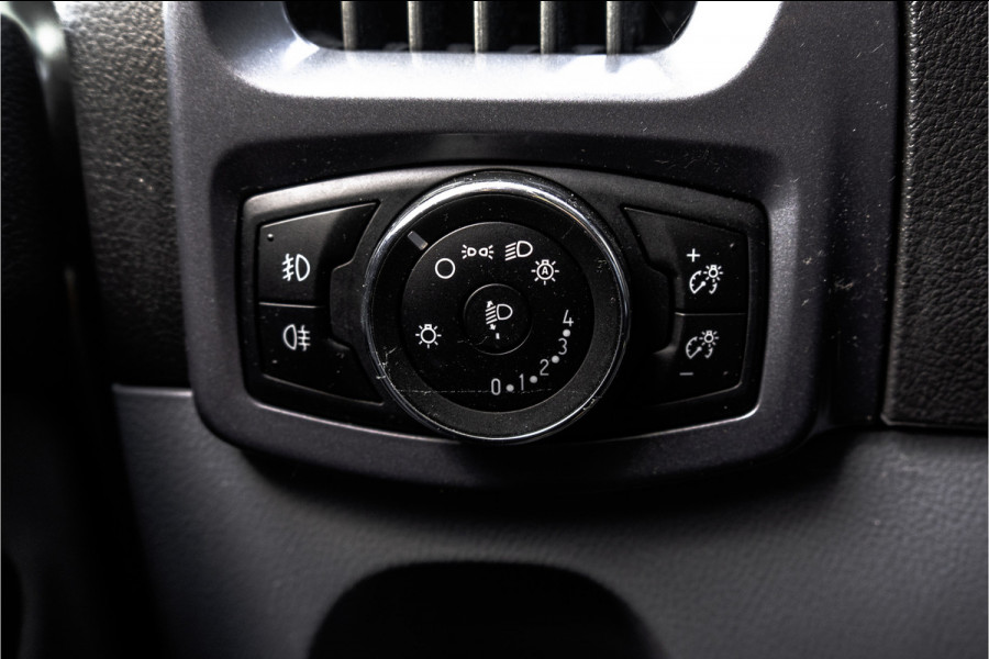 Ford Transit Custom 290 2.0 TDCI L2H1 | Automaat | Euro 6 |131PK | Camera | Navi | Airco | Cruise | PDC