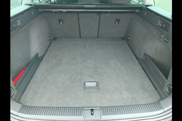 Volkswagen Passat Variant 1.5 TSI Comfort Business Automaat, airco,cruise,navigatie,trekhaak,parkeersensoren,