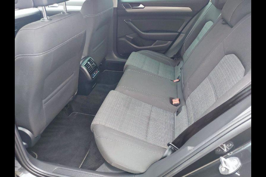 Volkswagen Passat Variant 1.5 TSI Comfort Business Automaat, airco,cruise,navigatie,trekhaak,parkeersensoren,
