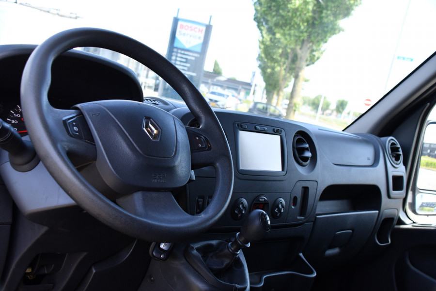 Renault Master T35 2.3 dCi L2H2 Black Edition Cruise, NAVI, Sensoren, Multimedia, Clima, Trekhaak, Airco, 145PK, Uniek!