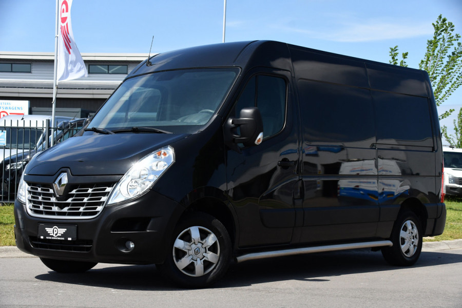Renault Master T35 2.3 dCi L2H2 Black Edition Cruise, NAVI, Sensoren, Multimedia, Clima, Trekhaak, Airco, 145PK, Uniek!