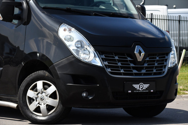 Renault Master T35 2.3 dCi L2H2 Black Edition Cruise, NAVI, Sensoren, Multimedia, Clima, Trekhaak, Airco, 145PK, Uniek!