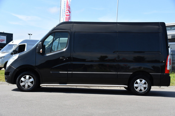 Renault Master T35 2.3 dCi L2H2 Black Edition Cruise, NAVI, Sensoren, Multimedia, Clima, Trekhaak, Airco, 145PK, Uniek!