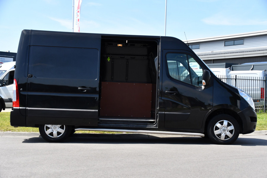 Renault Master T35 2.3 dCi L2H2 Black Edition Cruise, NAVI, Sensoren, Multimedia, Clima, Trekhaak, Airco, 145PK, Uniek!