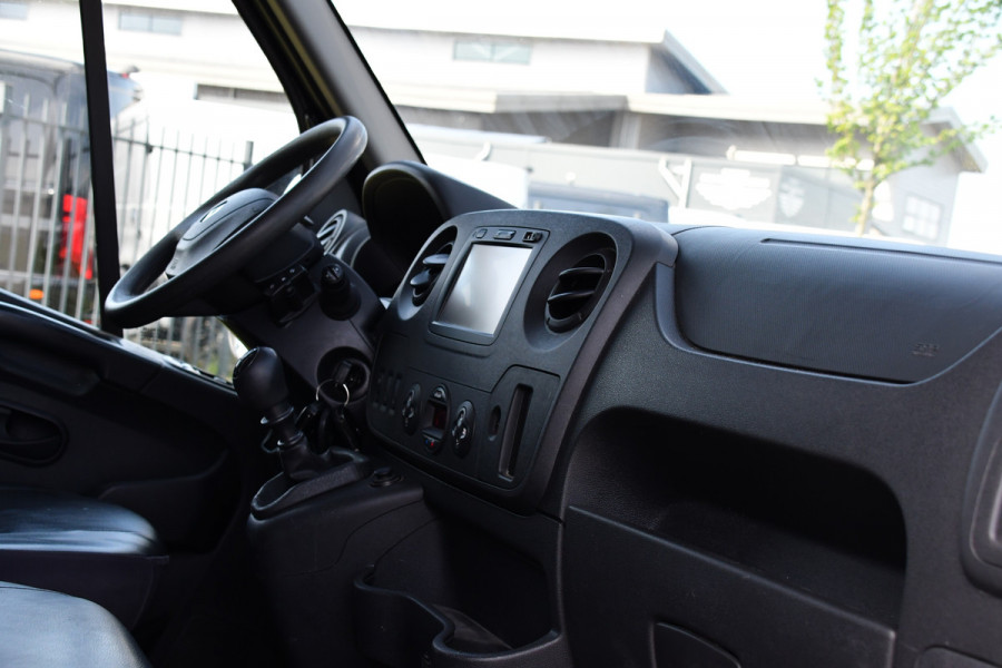 Renault Master T35 2.3 dCi L2H2 Black Edition Cruise, NAVI, Sensoren, Multimedia, Clima, Trekhaak, Airco, 145PK, Uniek!