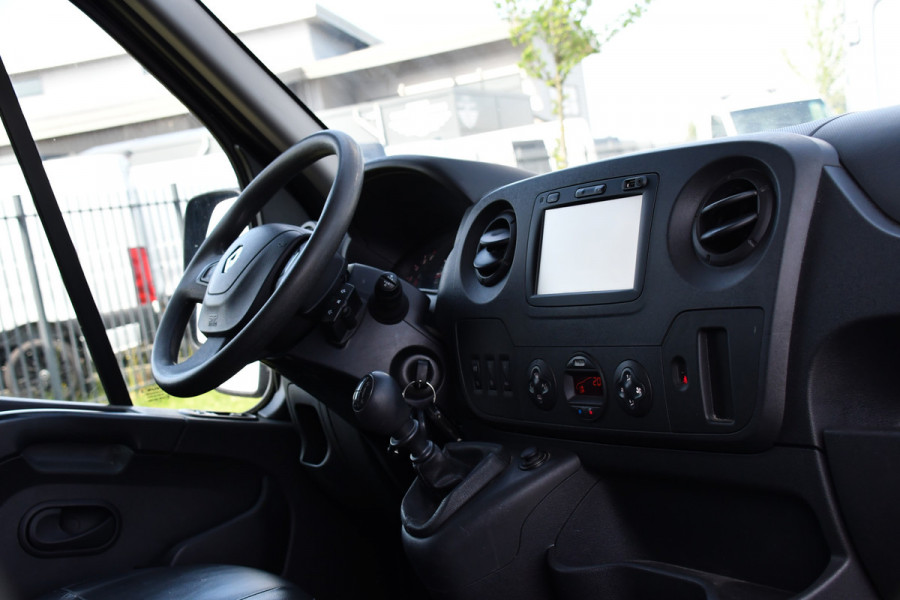 Renault Master T35 2.3 dCi L2H2 Black Edition Cruise, NAVI, Sensoren, Multimedia, Clima, Trekhaak, Airco, 145PK, Uniek!