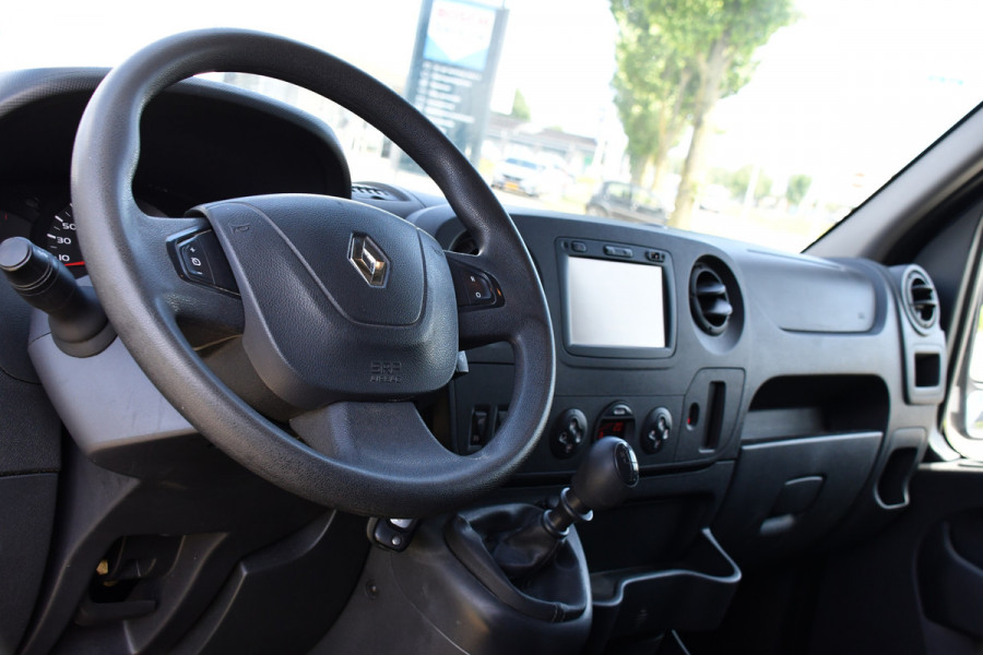 Renault Master T35 2.3 dCi L2H2 Black Edition Cruise, NAVI, Sensoren, Multimedia, Clima, Trekhaak, Airco, 145PK, Uniek!
