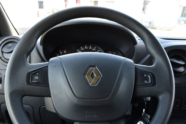 Renault Master T35 2.3 dCi L2H2 Black Edition Cruise, NAVI, Sensoren, Multimedia, Clima, Trekhaak, Airco, 145PK, Uniek!