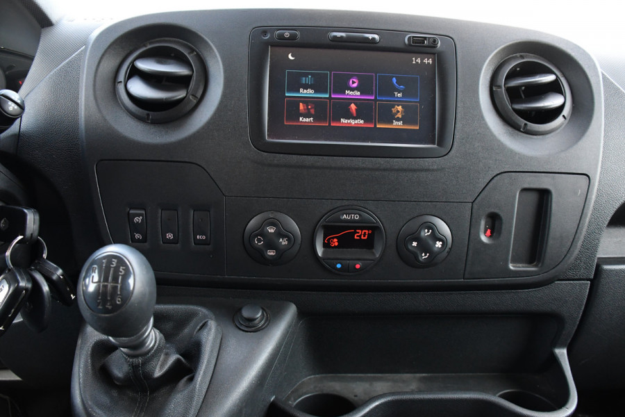 Renault Master T35 2.3 dCi L2H2 Black Edition Cruise, NAVI, Sensoren, Multimedia, Clima, Trekhaak, Airco, 145PK, Uniek!
