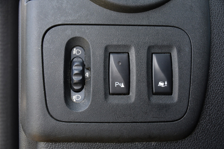 Renault Master T35 2.3 dCi L2H2 Black Edition Cruise, NAVI, Sensoren, Multimedia, Clima, Trekhaak, Airco, 145PK, Uniek!