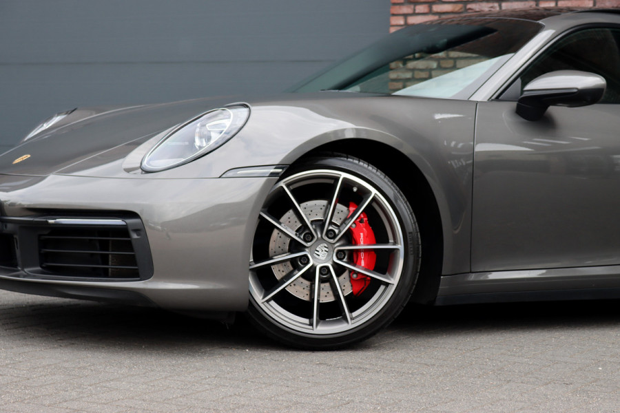 Porsche 911 992 3.0 Carrera 4S | 4-Wielbesturing | Panoramadak | Sport-Chrono | PASM | Burmester High-End | Surround Camera | Stoelventilatie- en verwarming | Night Vision |