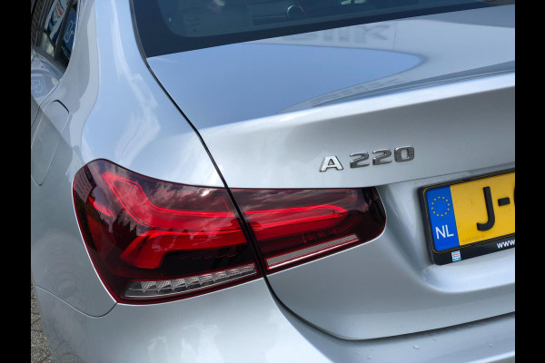 Mercedes-Benz A-Klasse 220 Advantage 190PK | Virt. Cockp., Camera, Navi, Stoelverw., LED, Half leder | NAP |