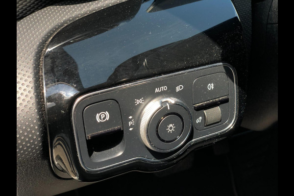 Mercedes-Benz A-Klasse 220 Advantage 190PK | Virt. Cockp., Camera, Navi, Stoelverw., LED, Half leder | NAP |