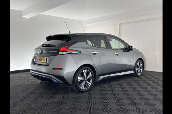 Nissan Leaf Tekna 40 kWh Aut. *LEATHER-FABRIC | FULL-LED | BOSE-SURROUND | ADAPTIVE-CRUISE | TOPVIEW | KEYLESS | NAVI-FULLMAP | BLINDSPOT | DAB+ | PDC | HEATED-COMFORTSEATS | TOWBAR | DIGI-COCKPIT | 17"ALU