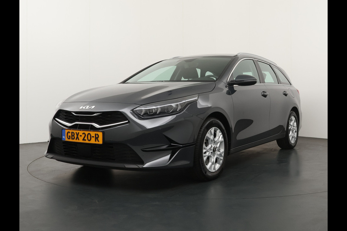Kia Ceed Sportswagon 1.0 T-GDi DynamicLine - Navigatie - Climate Control - Lichtmetalen velgen - Apple Carplay/Android Auto - Fabrieksgarantie tot 06-2031 Kia Ceed Sportswagon 1.0 T-GDi DynamicLine - Navigatie - Climate Control - Lichtmetalen velgen - Apple Carplay/Android Auto - Fabrieksgarantie tot 06-2031