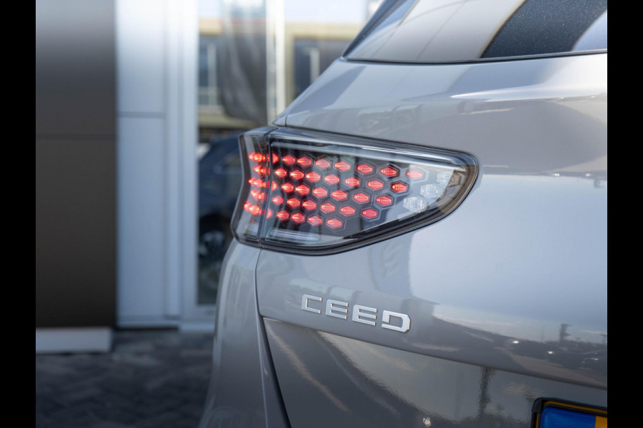 Kia Ceed 1.0 T-GDi MHEV Design Edition | Direct leverbaar | Stoel & stuur-verwarming | JBL | PDC voor & achter