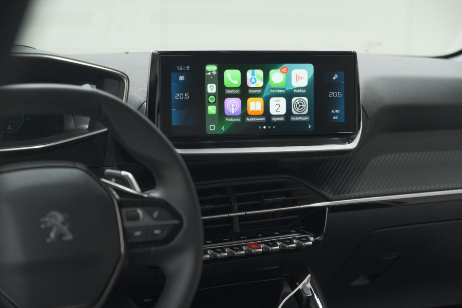 Peugeot 208 PureTech 100 EAT8 Allure Pack | Camera | Navigatie | Apple Carplay | Parkeersensoren | 17 Inch Lichtmetalen Velgen