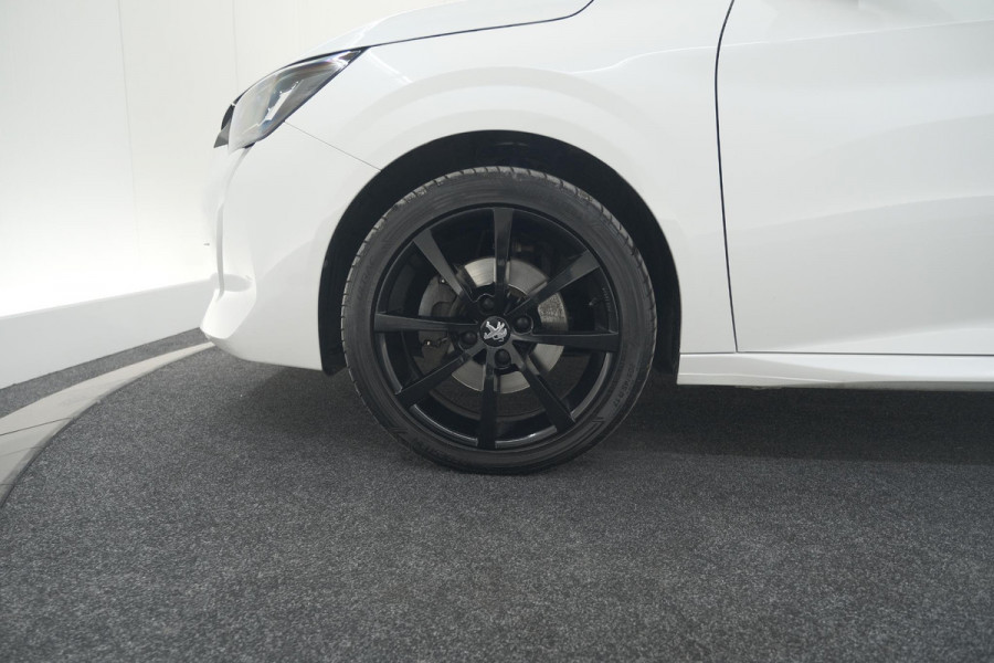 Peugeot 208 PureTech 100 EAT8 Allure Pack | Camera | Navigatie | Apple Carplay | Parkeersensoren | 17 Inch Lichtmetalen Velgen