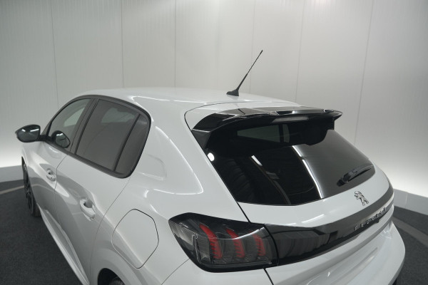 Peugeot 208 PureTech 100 EAT8 Allure Pack | Camera | Navigatie | Apple Carplay | Parkeersensoren | 17 Inch Lichtmetalen Velgen
