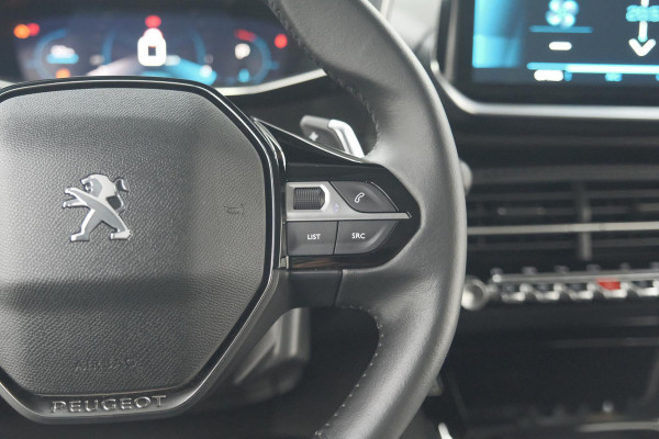 Peugeot 208 PureTech 100 EAT8 Allure Pack | Camera | Navigatie | Apple Carplay | Parkeersensoren | 17 Inch Lichtmetalen Velgen