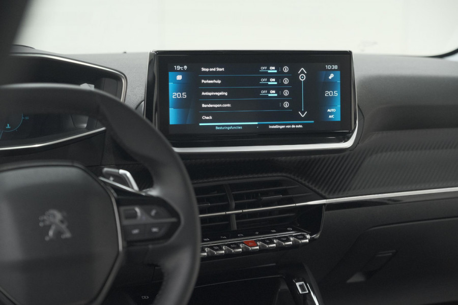 Peugeot 208 PureTech 100 EAT8 Allure Pack | Camera | Navigatie | Apple Carplay | Parkeersensoren | 17 Inch Lichtmetalen Velgen