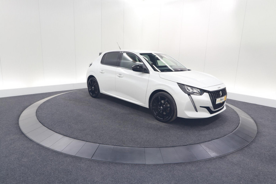 Peugeot 208 PureTech 100 EAT8 Allure Pack | Camera | Navigatie | Apple Carplay | Parkeersensoren | 17 Inch Lichtmetalen Velgen