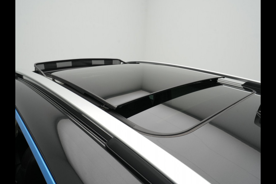 Lynk & Co 01 1.5 Panorama Camera Stoelverwarming Side Assist Carplay 323