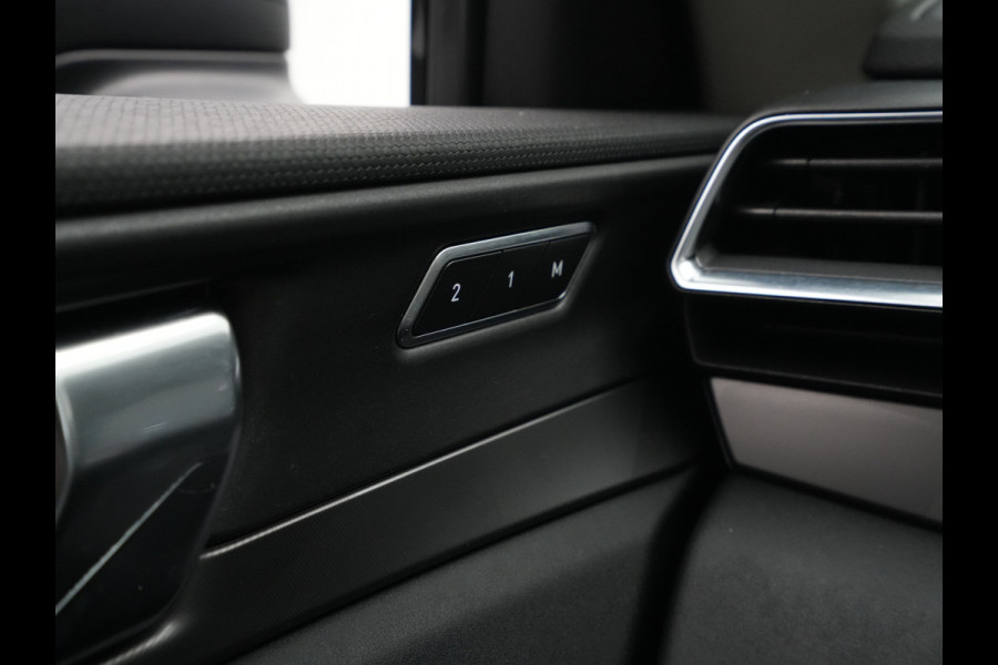 Lynk & Co 01 1.5 Panorama Camera Stoelverwarming Side Assist Carplay 323